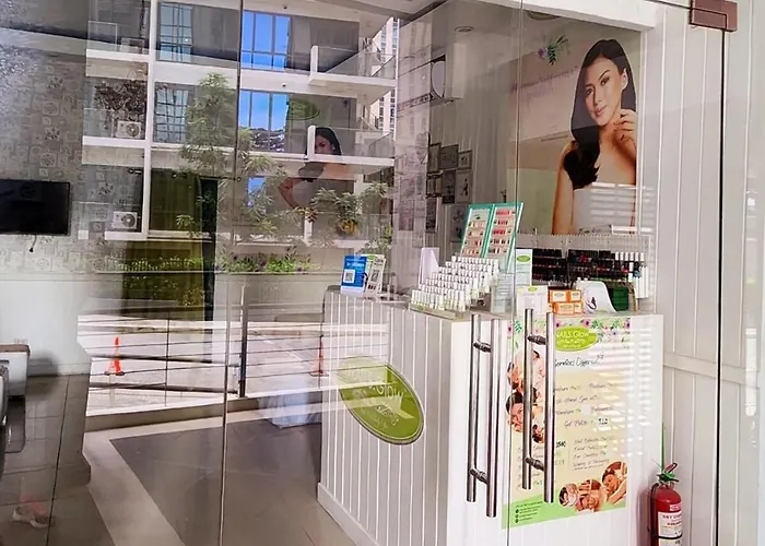 22e Bgc Unit 3 Mins Walk To The Venice Grand Canal Mall Pet Friendly Manila