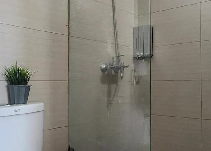 22e Bgc Unit 3 Mins Walk To The Venice Grand Canal Mall Pet Friendly Manila
